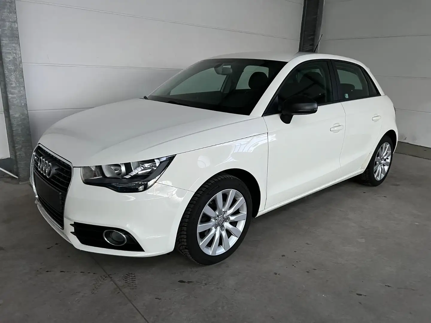 Audi A1 Sportback attraction + Alu+Klima+GJ-Reifen Weiß - 1