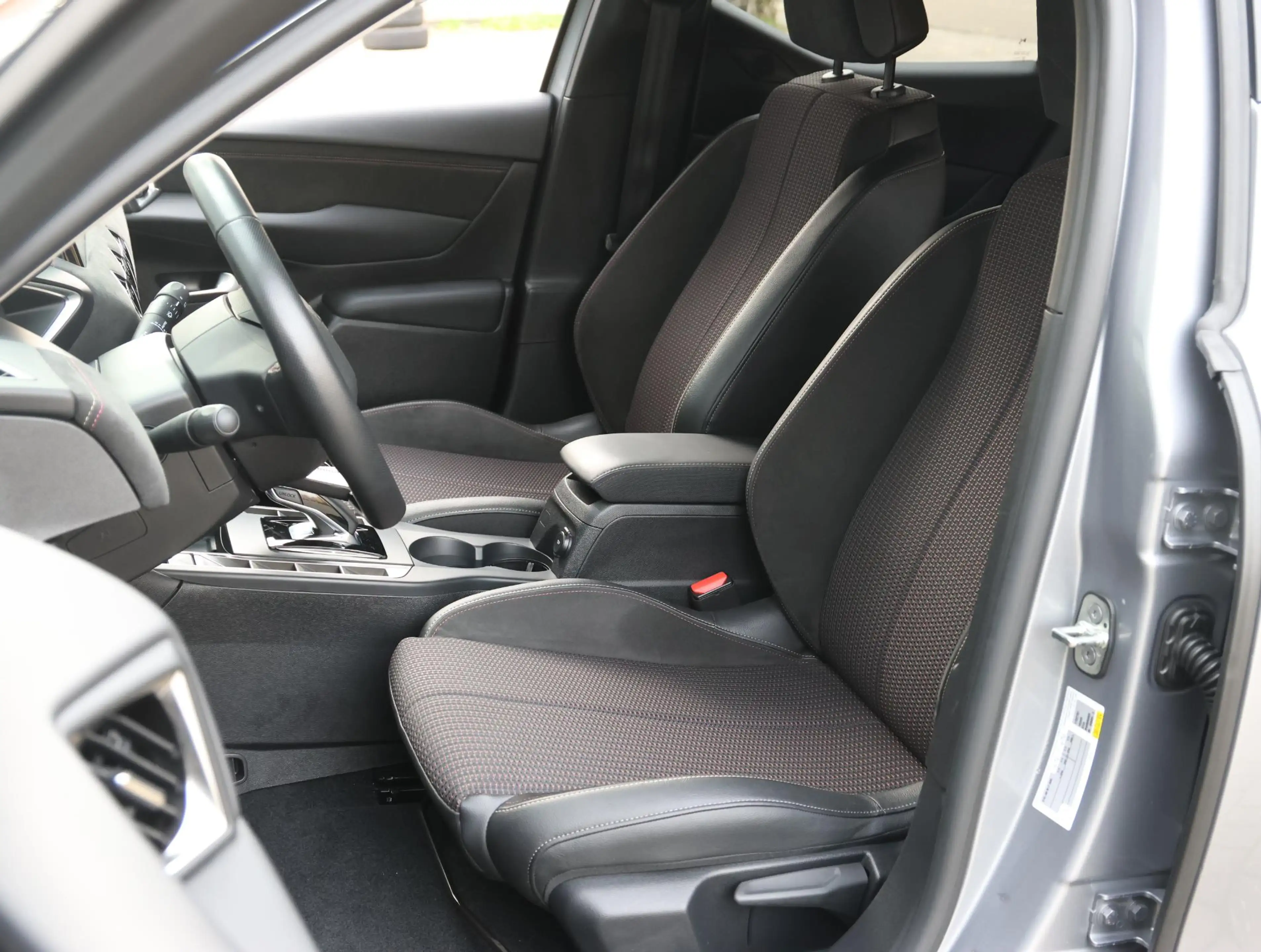 DS Automobiles DS 3 E-Tense Performance Line 54 kWh 156pk | Camera voo — photo 13