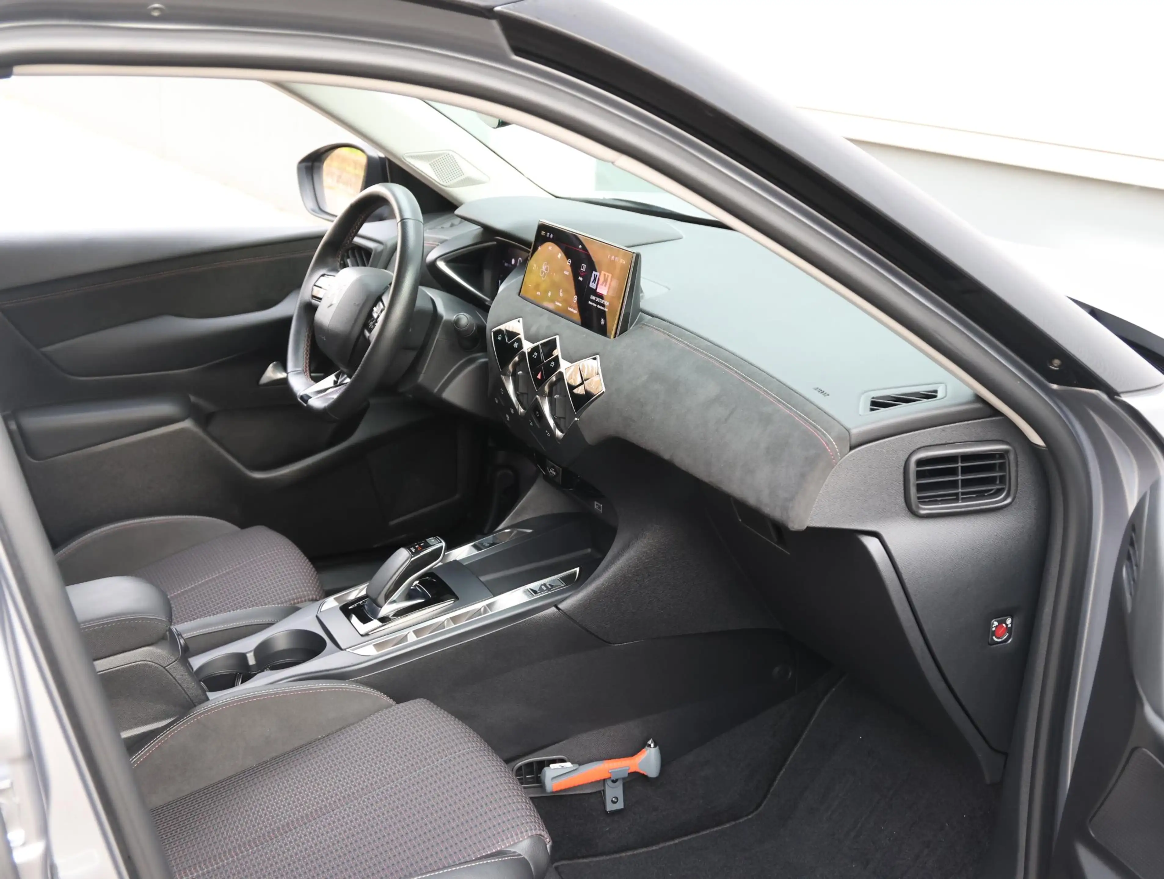 DS Automobiles DS 3 E-Tense Performance Line 54 kWh 156pk | Camera voo — photo 10