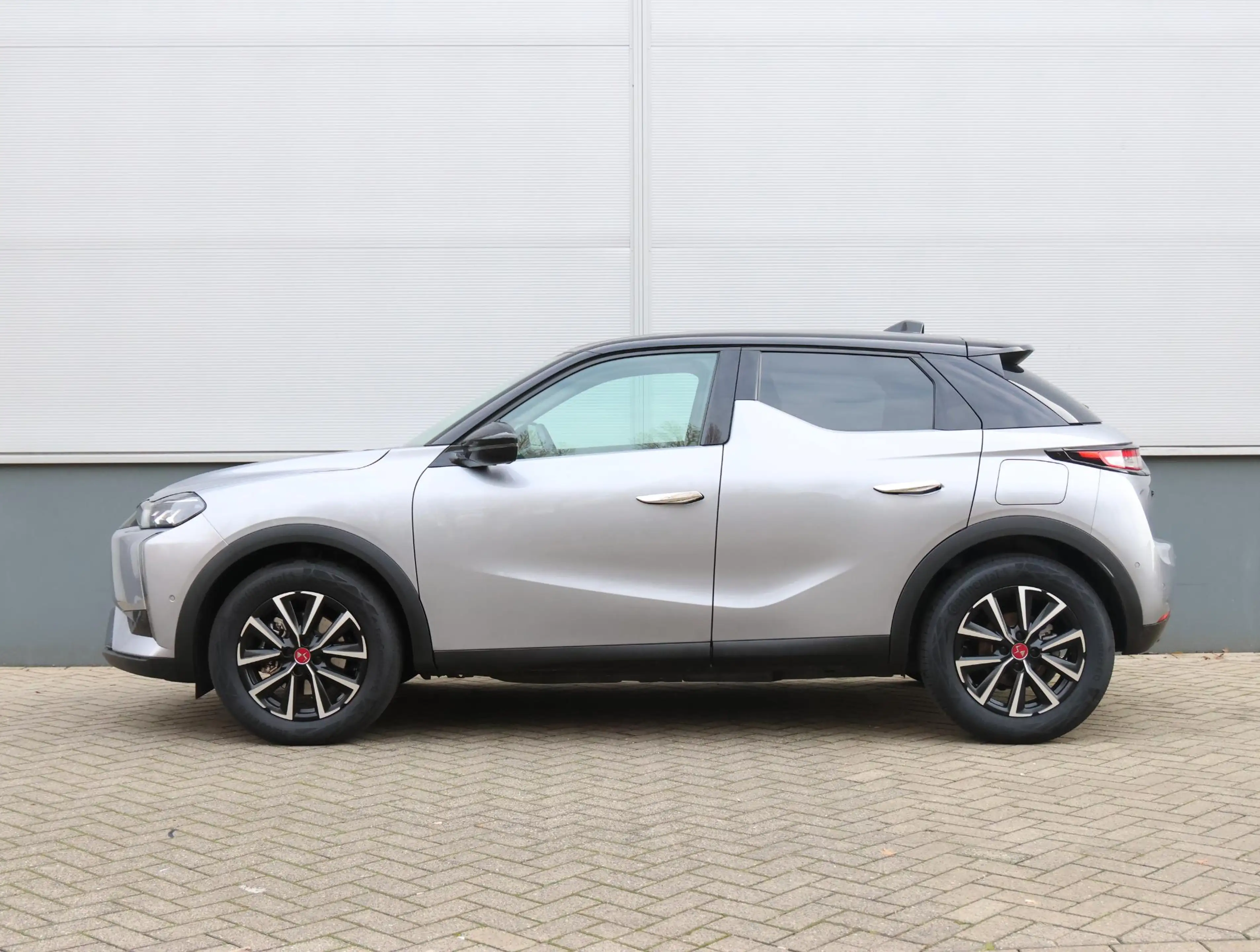 DS Automobiles DS 3 E-Tense Performance Line 54 kWh 156pk | Camera voo — photo 2
