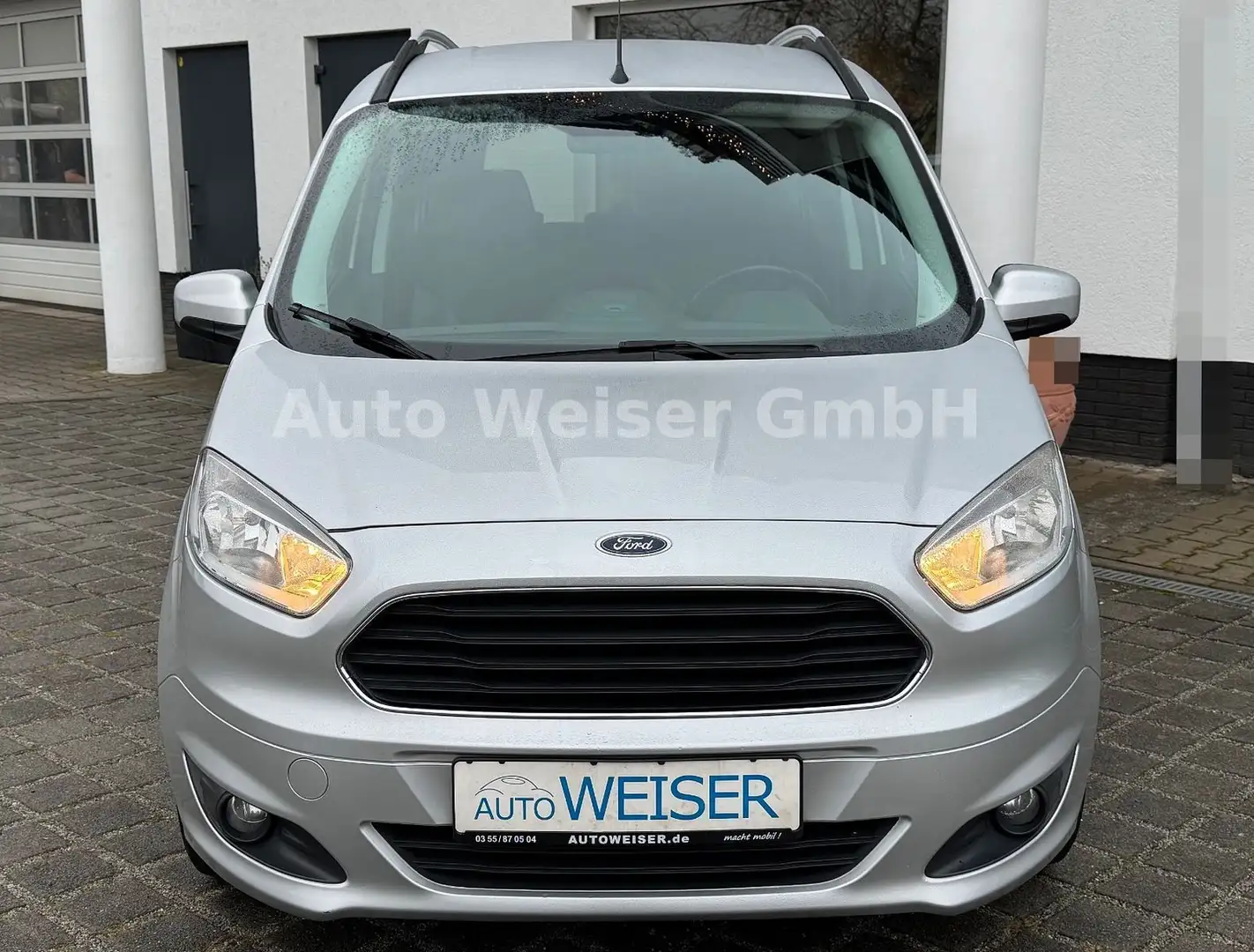 Ford Tourneo Courier Titanium Silber - 1