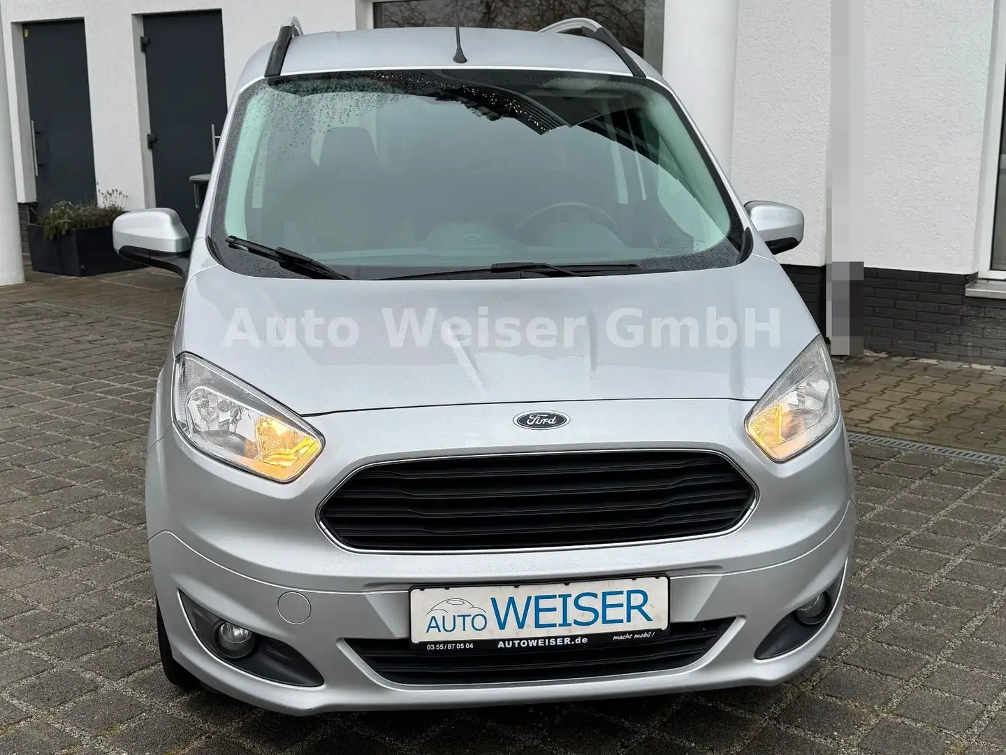 Ford Tourneo Courier Titanium Silber - 2