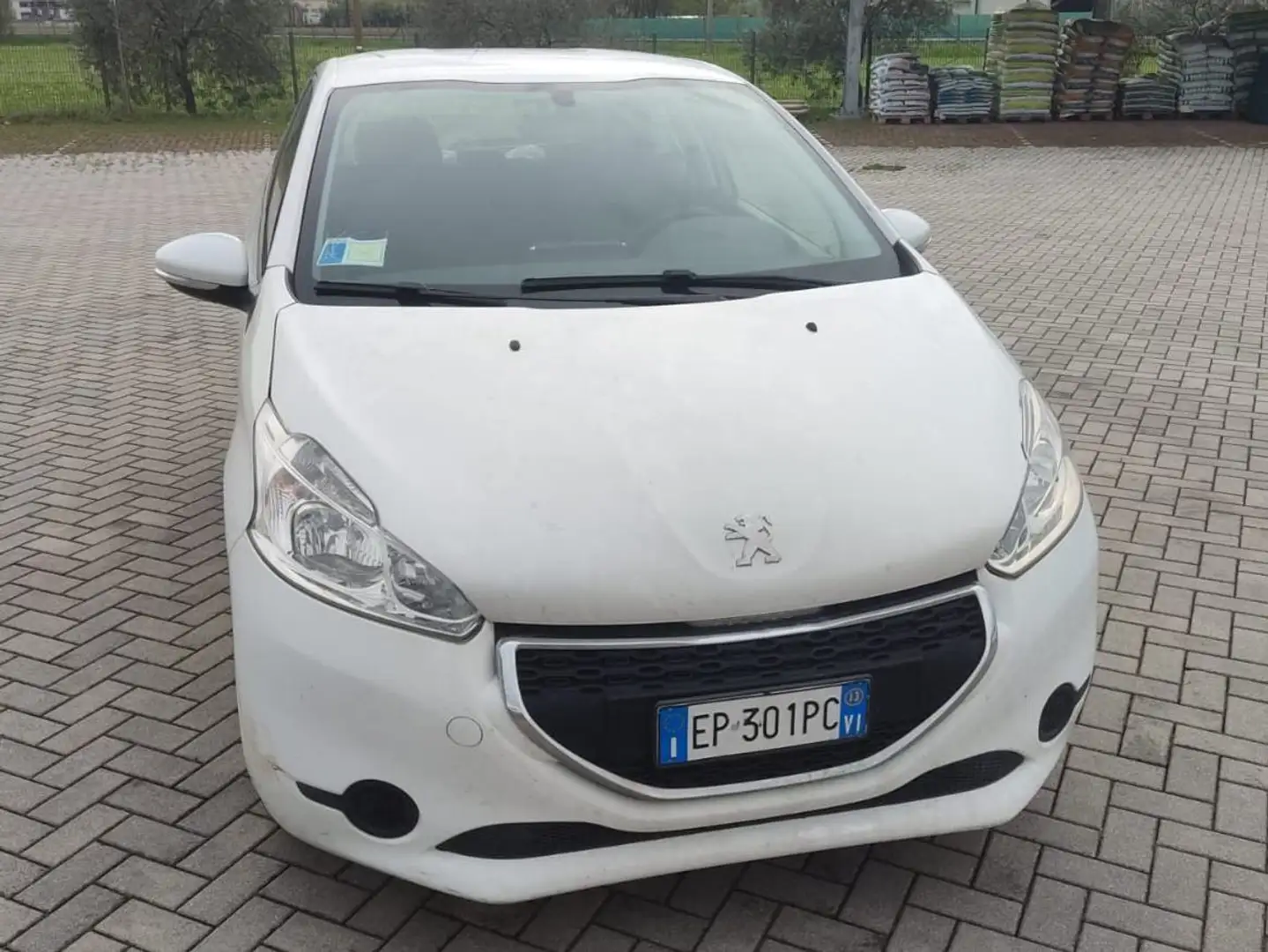 Peugeot 208 208+3p+1.4+hdi+8v+Active Weiß - 1