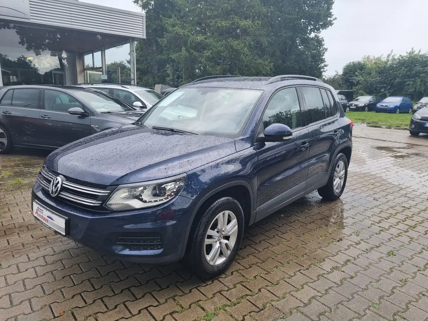 Volkswagen Tiguan 2.0 TSI 4Motion DSG Track Modrá - 1