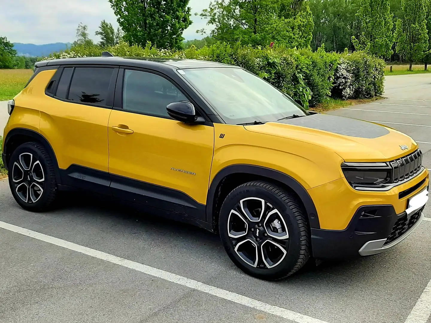 Jeep Avenger Avenger BEV 54kWh Summit Gold - 1
