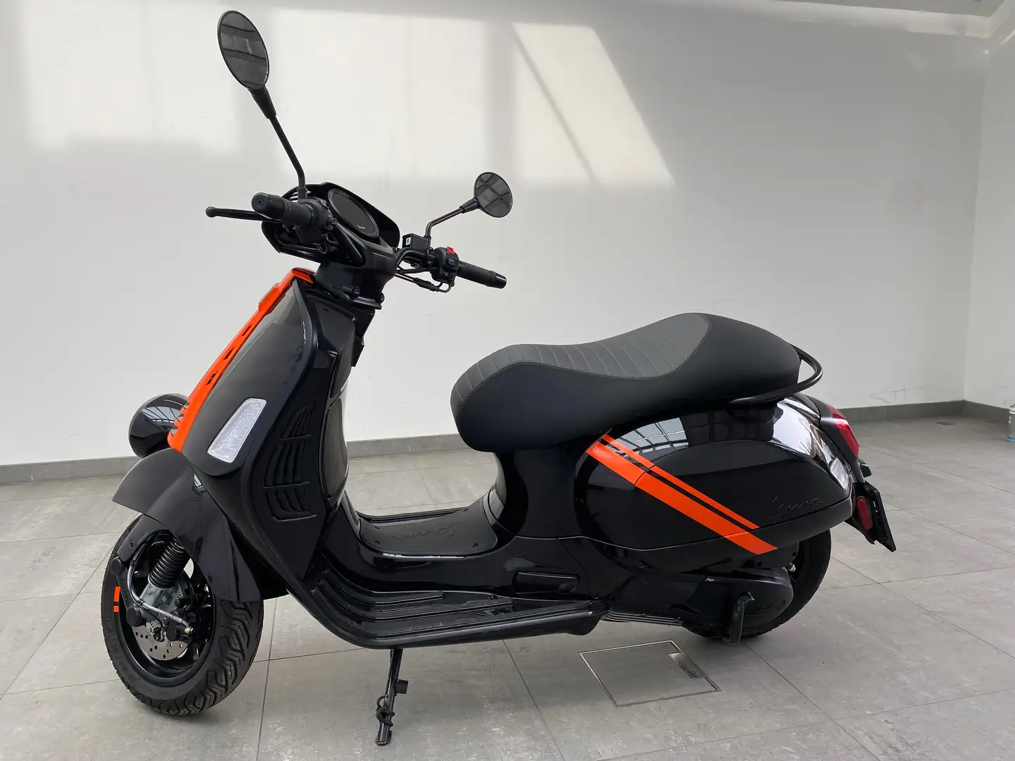 Vespa GTV 300 Keyless-System & Mapping Чорний - 1
