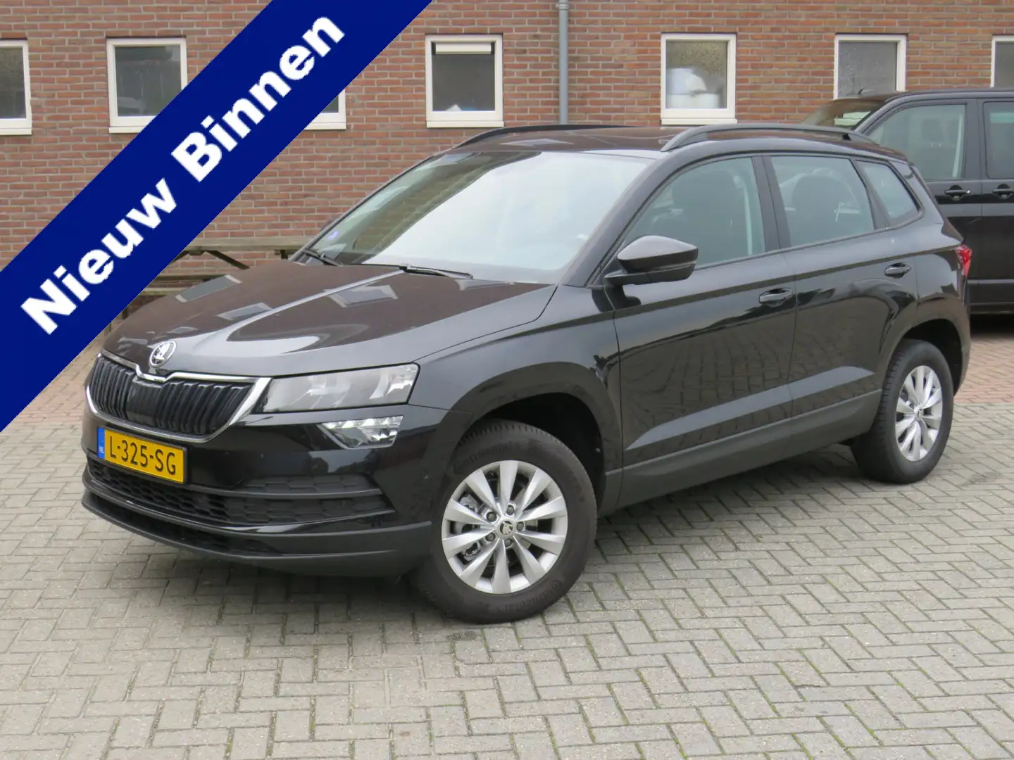 Skoda Karoq 1.0 TSI 110Pk Business Edition * Rijklaarprijs inc Zwart - 1