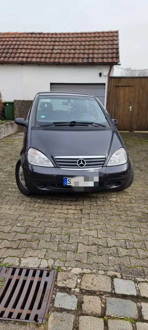 Mercedes-Benz A 190 - 1