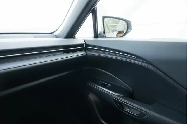 Lexus LBX view 13