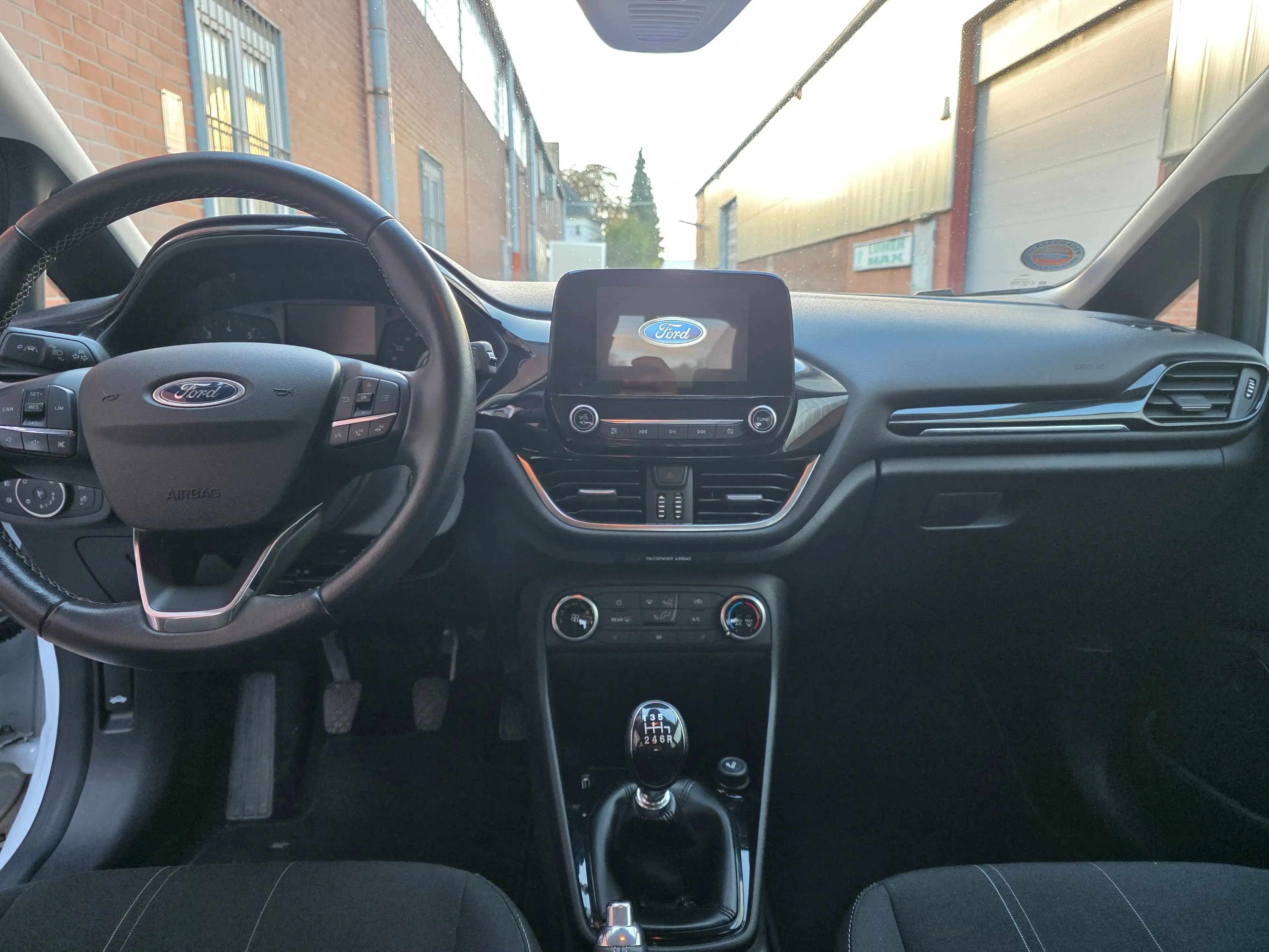 Ford Fiesta Cool — photo 11