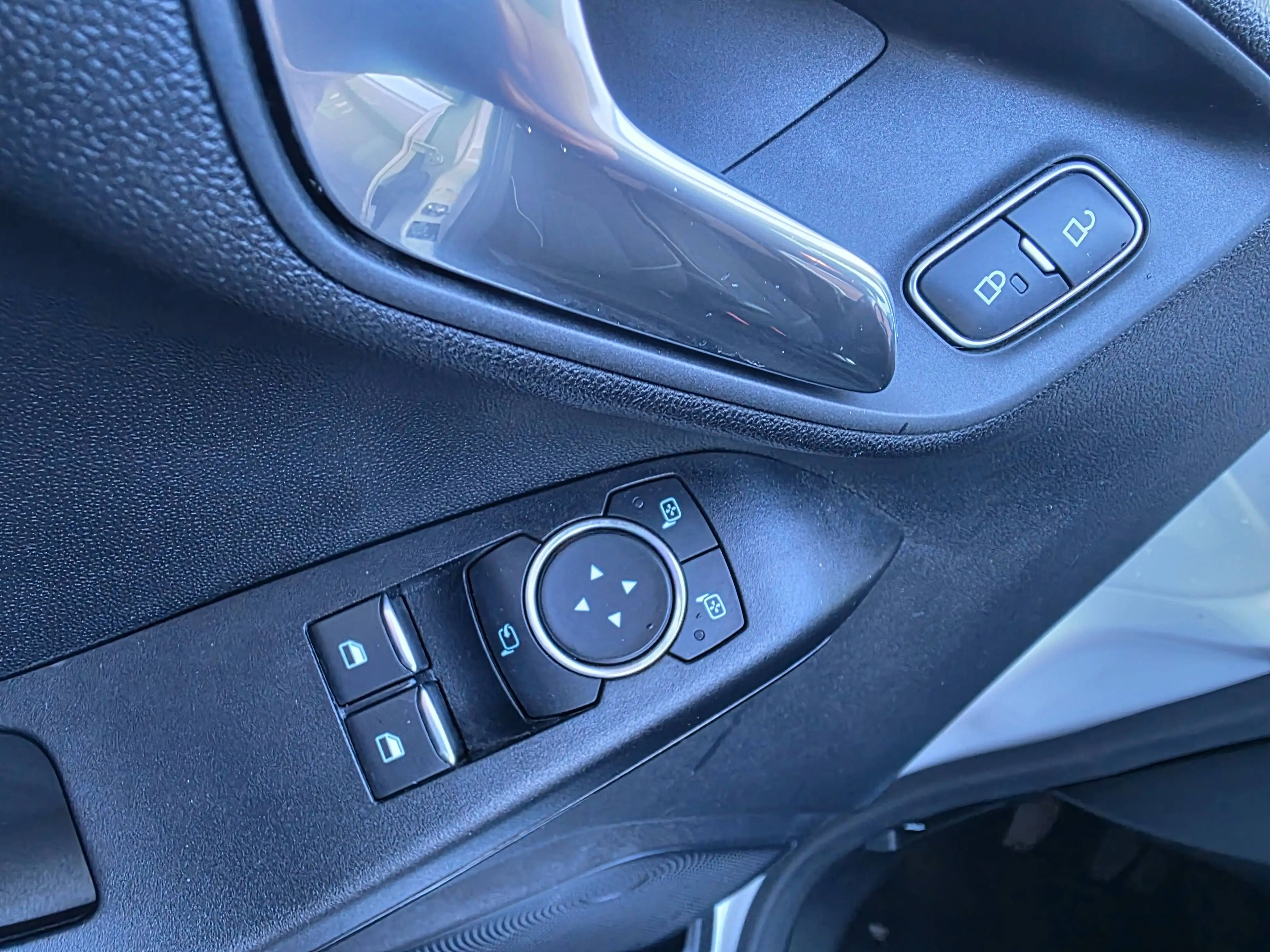 Ford Fiesta Cool — photo 9