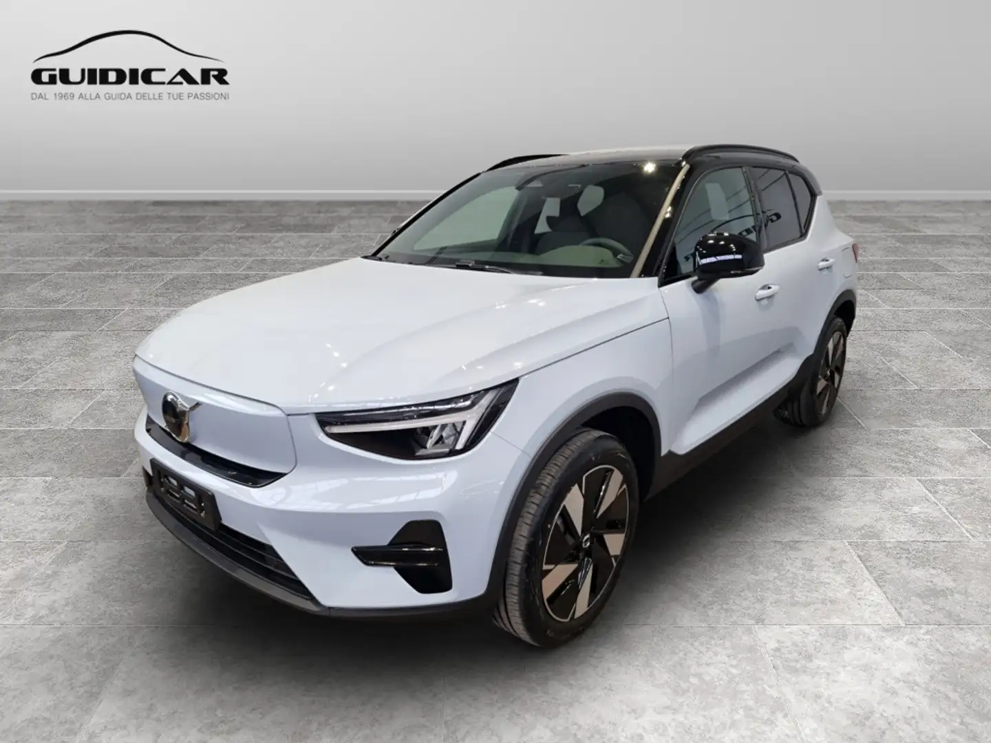 Volvo XC40 Core Single Motor Extended Range Blu/Azzurro - 1