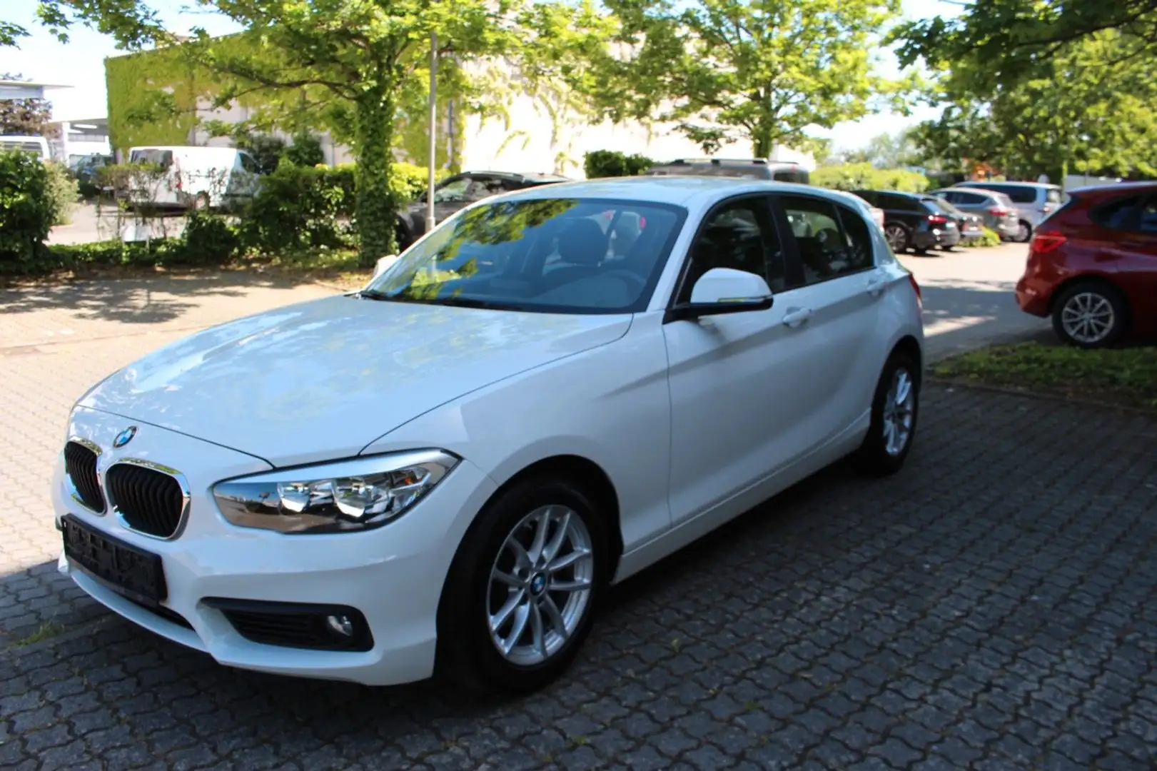 BMW 116 i Advantage*10.Tkm*Navi*SHZ*MFL* 1~Hand Blanc - 1