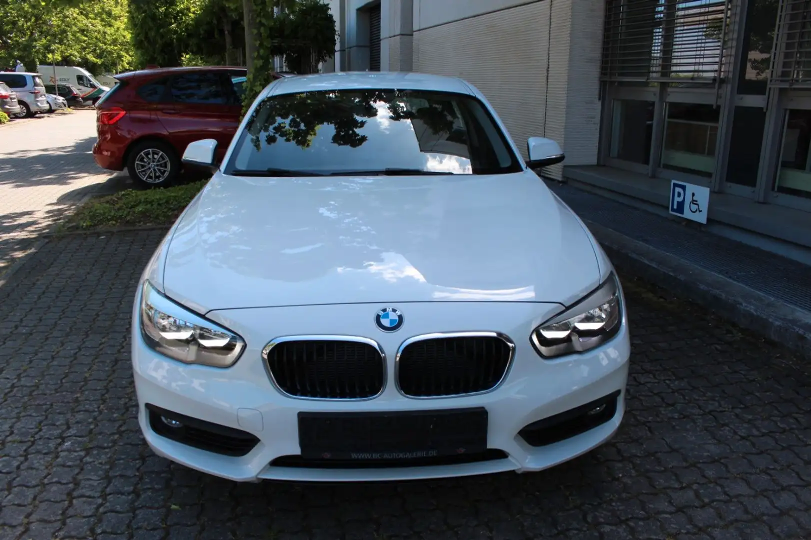 BMW 116 i Advantage*10.Tkm*Navi*SHZ*MFL* 1~Hand Blanc - 2