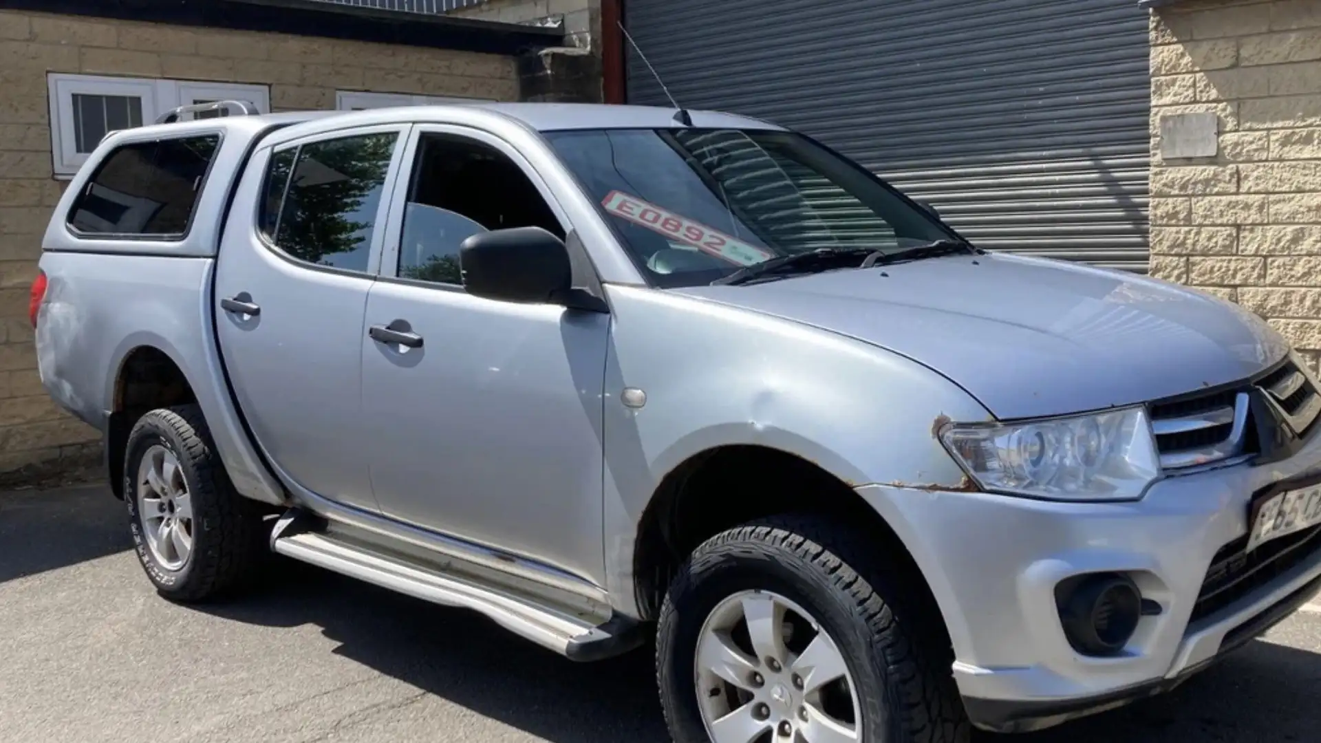 Mitsubishi L200 pick up truck export or import - 1