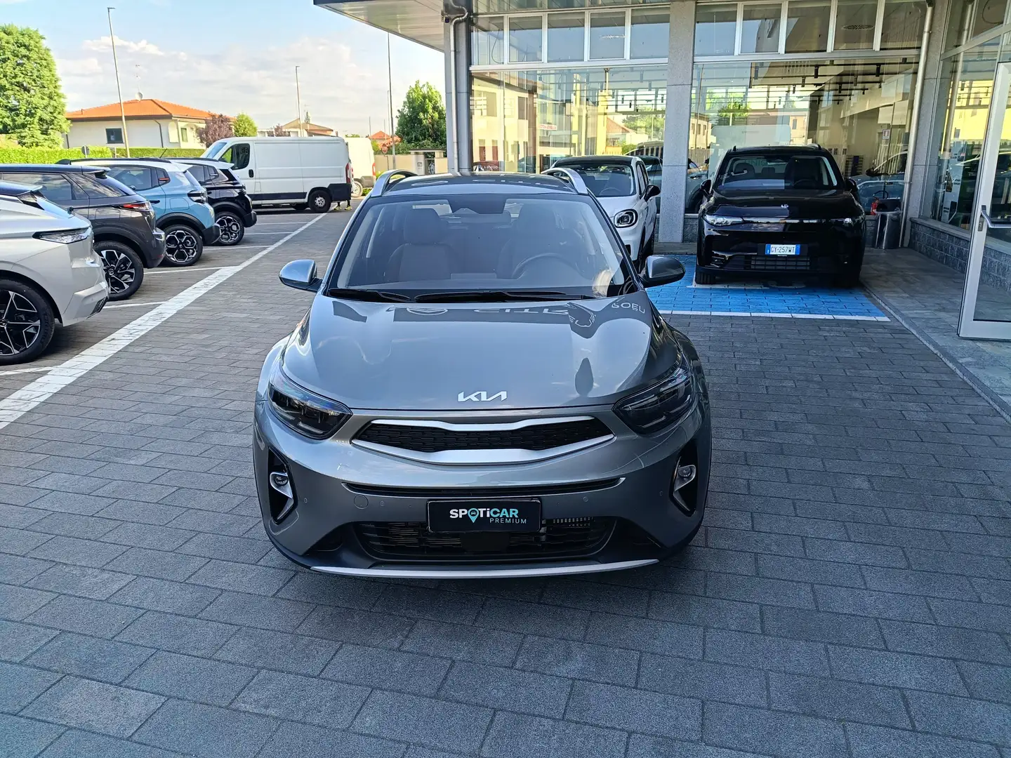Kia Stonic 1.0 MHEV 100cv URBAN AZIENDALE Šedá - 2