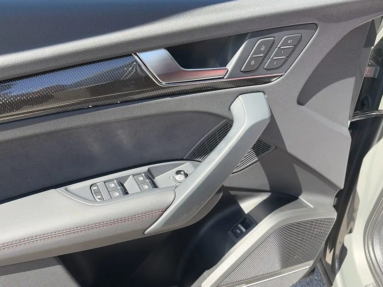 Audi SQ5 снимка Audi SQ5