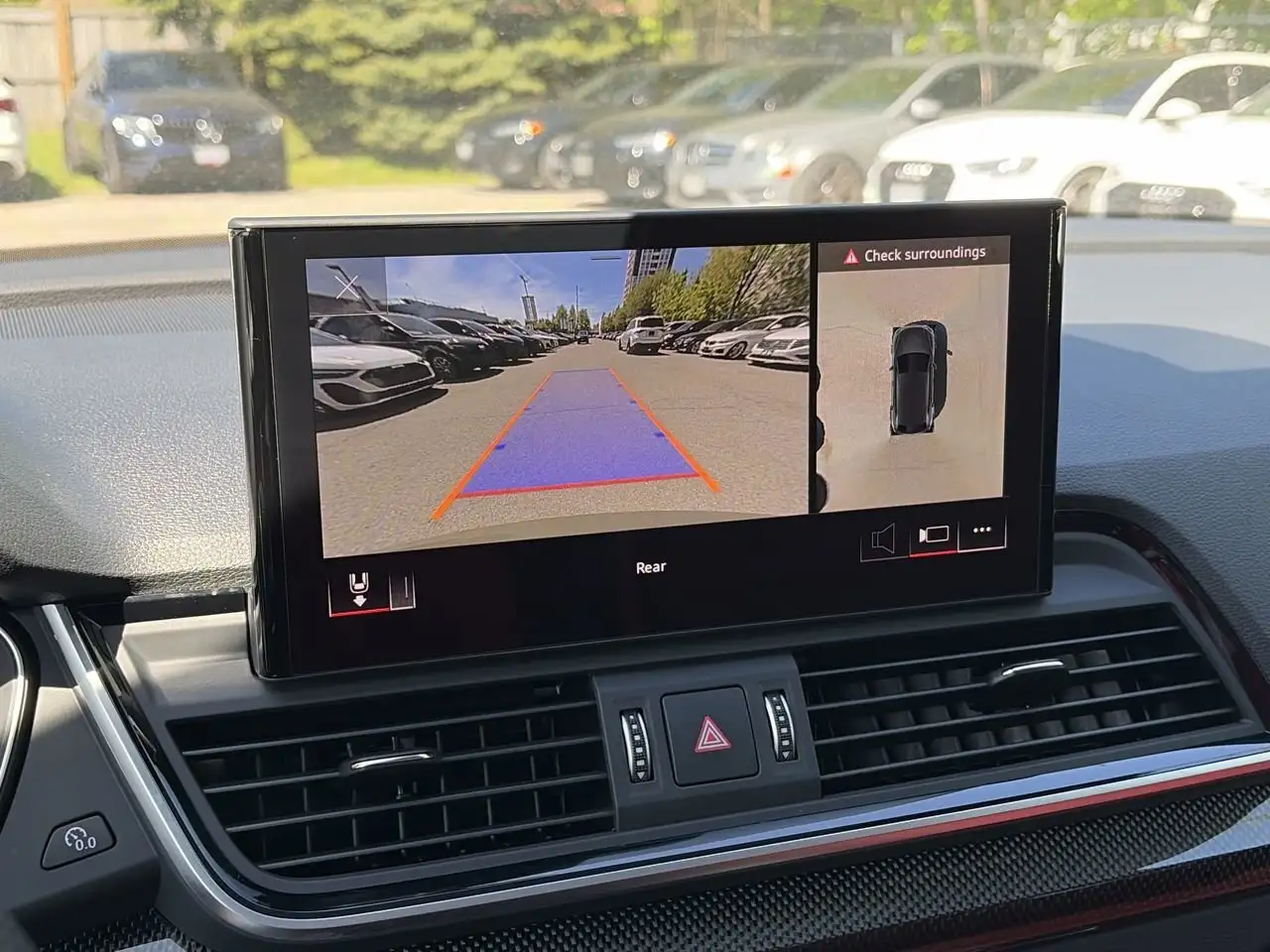 Audi SQ5 снимка Audi SQ5