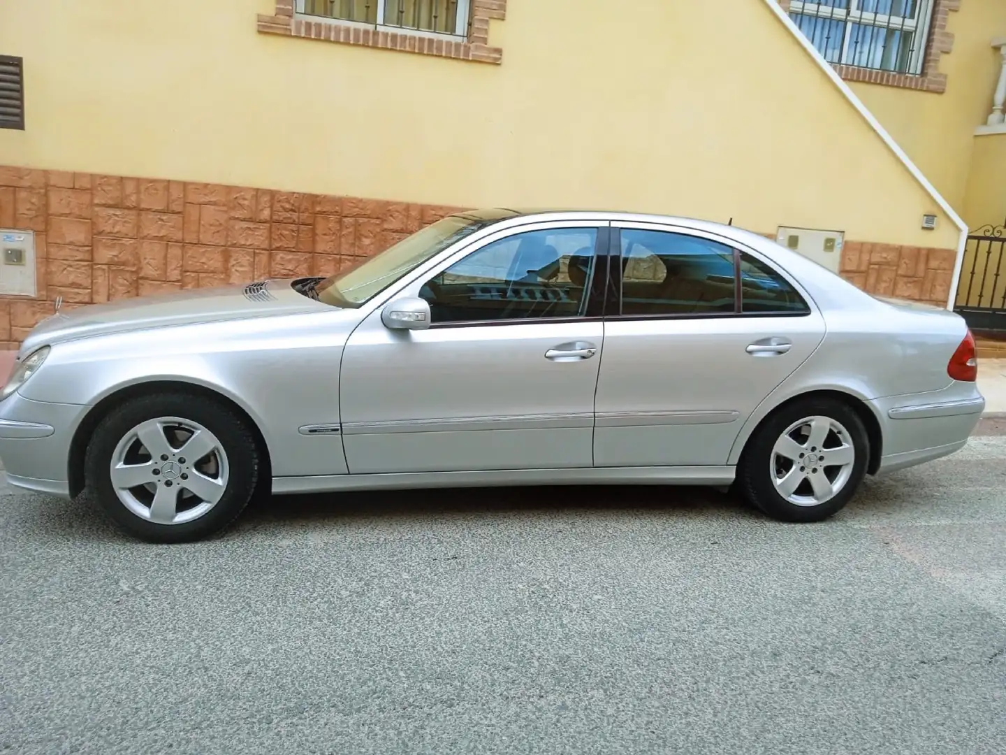 Mercedes-Benz E 320 CDI - 1