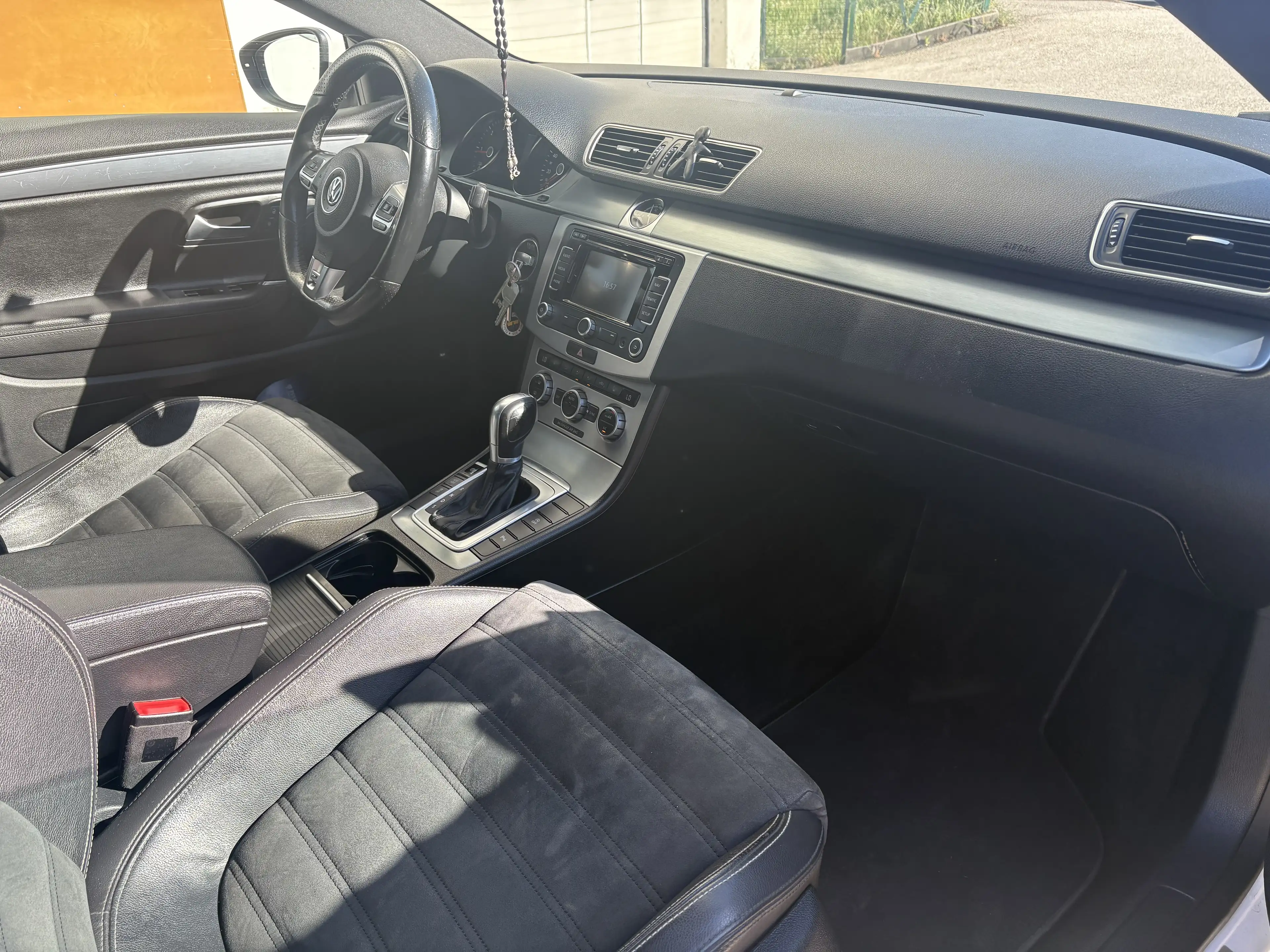 Volkswagen CC Sky BMT 2,0 TDI DPF DSG R-line — photo 11