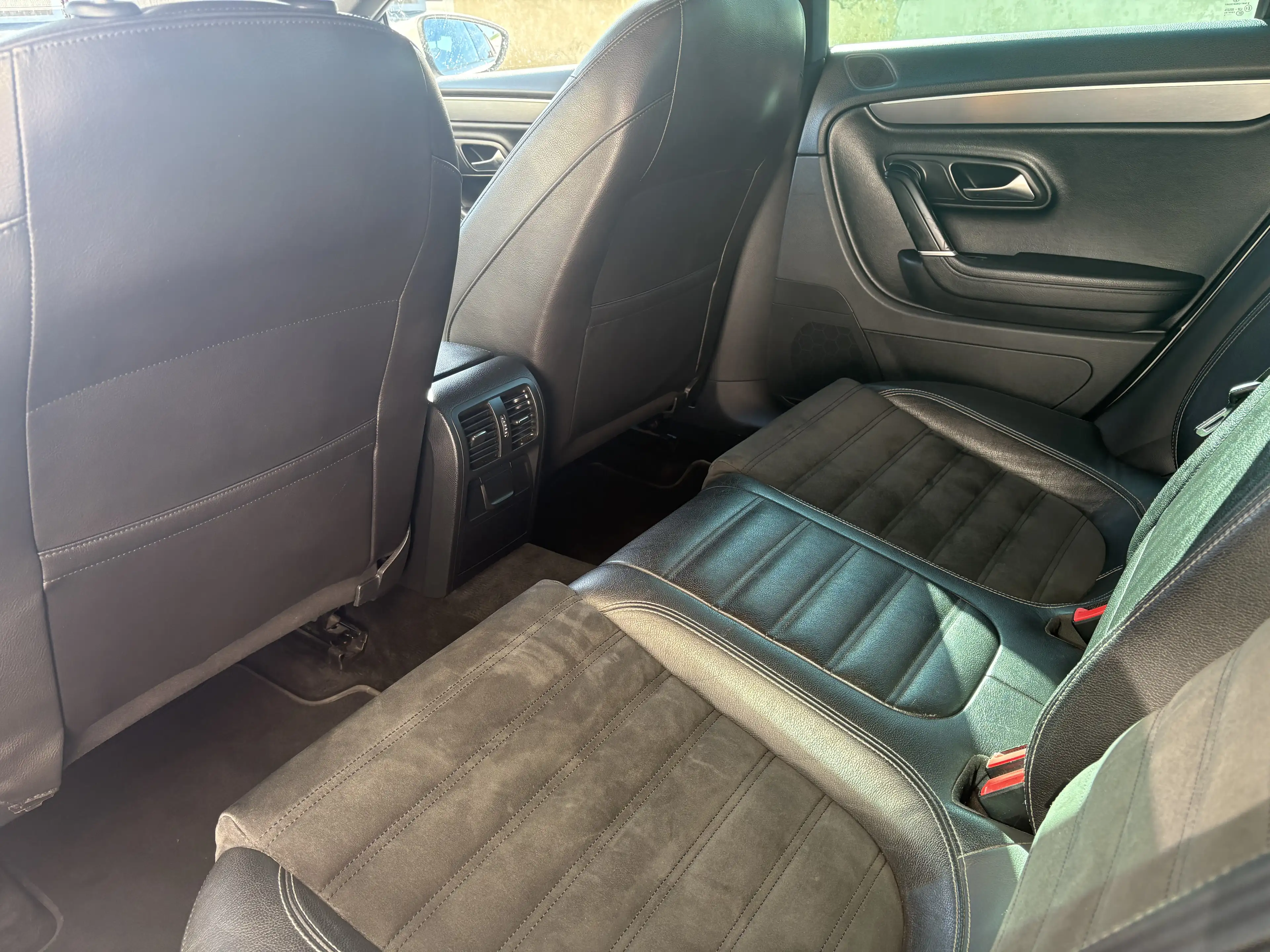 Volkswagen CC Sky BMT 2,0 TDI DPF DSG R-line — photo 15