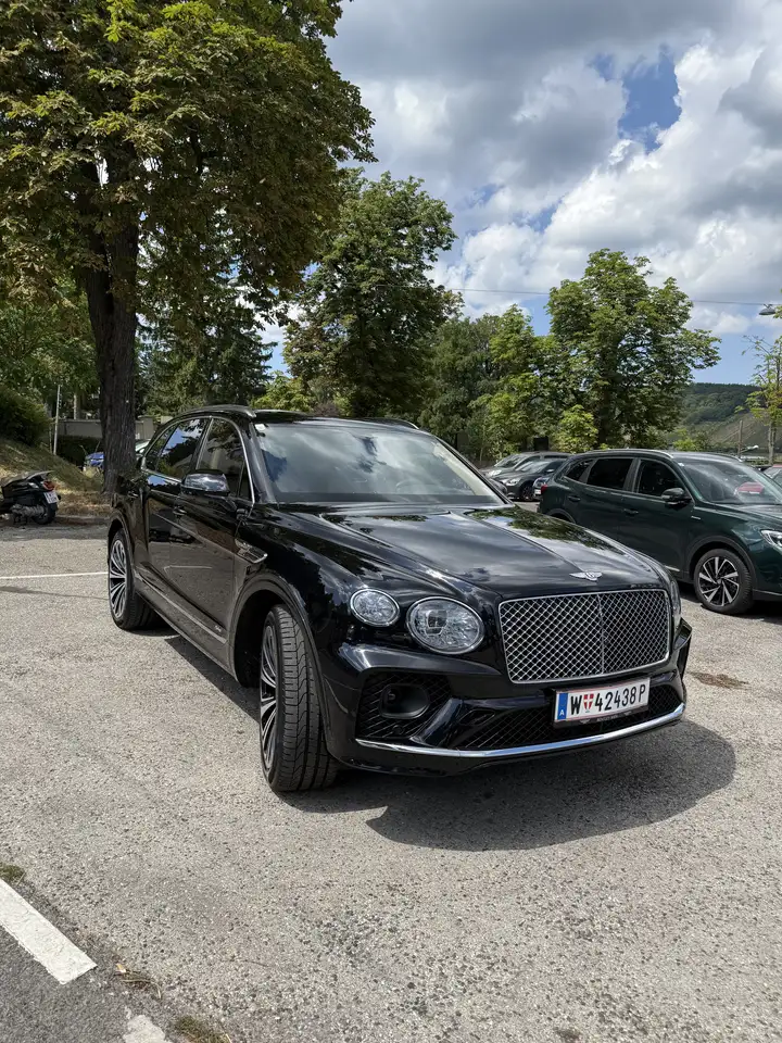 Bentley Bentayga 2021 — фото 14