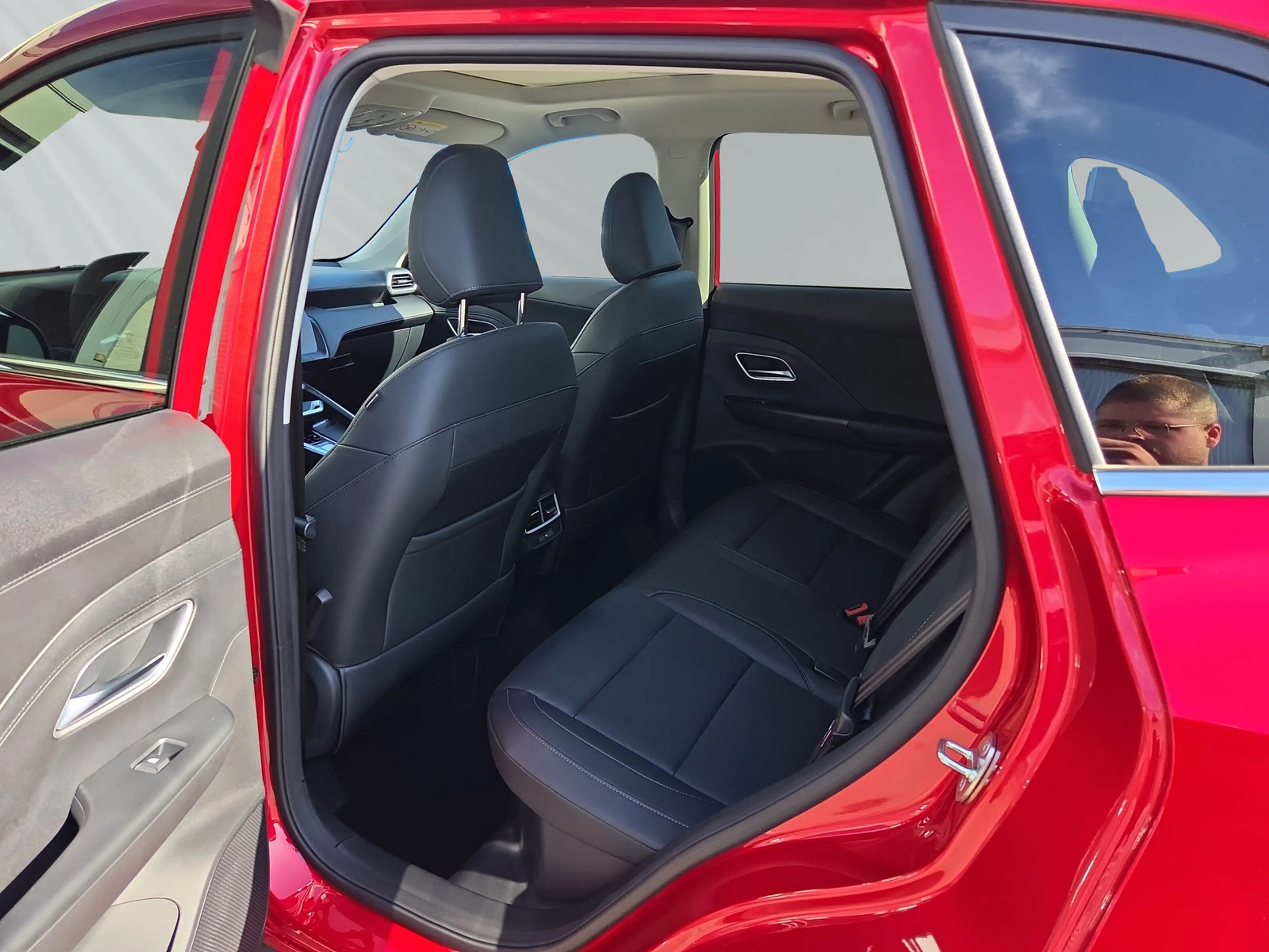 MG ZS HEV Luxury — photo 8
