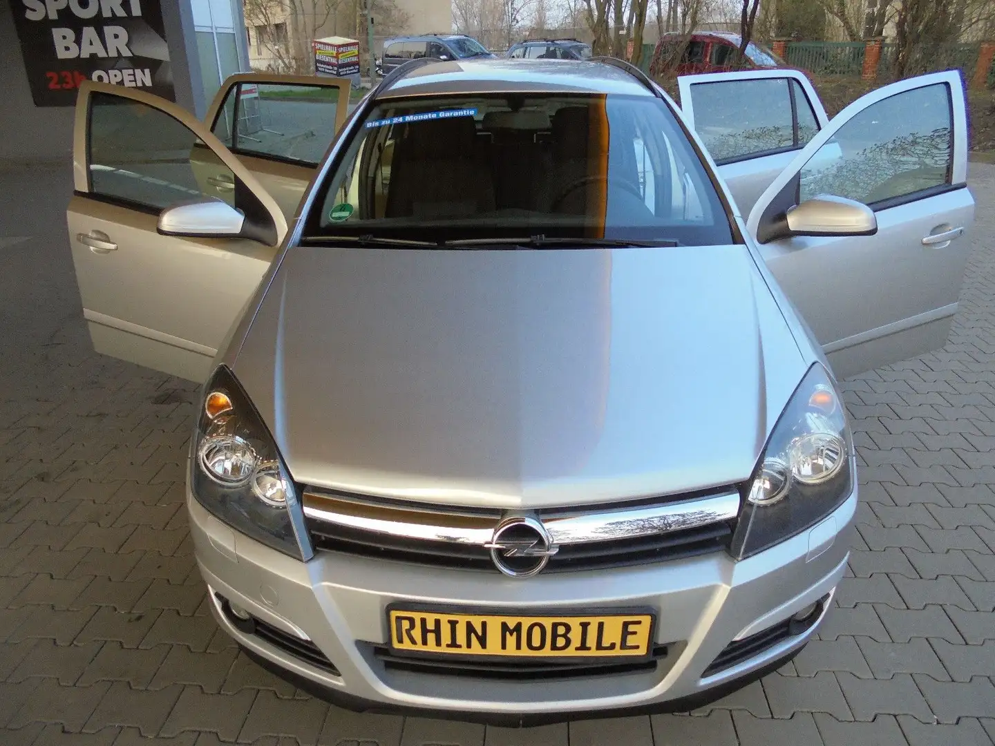 Opel Astra Caravan 1.8 ECOTEC Edition /Automatik Silber - 2