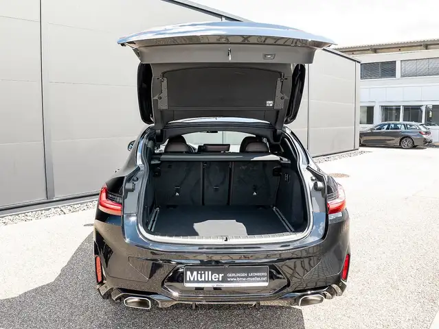 BMW X4 view 21