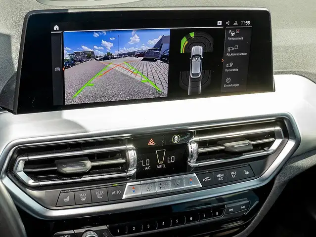 BMW X4 view 8