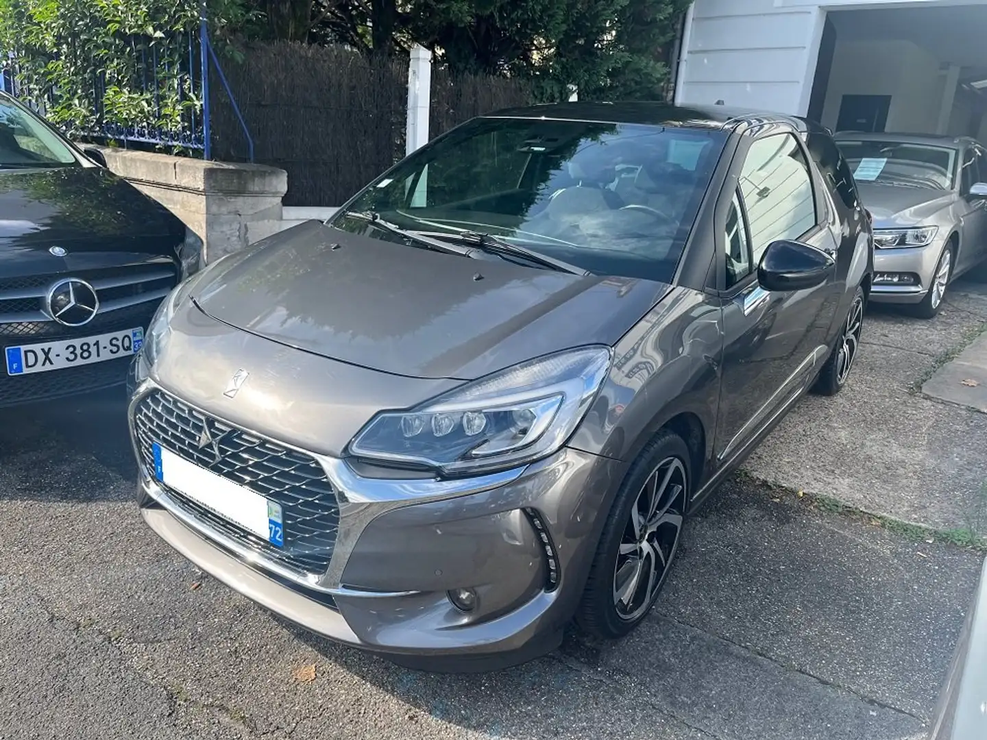 DS Automobiles DS 3 PureTech 110 S Gris - 1