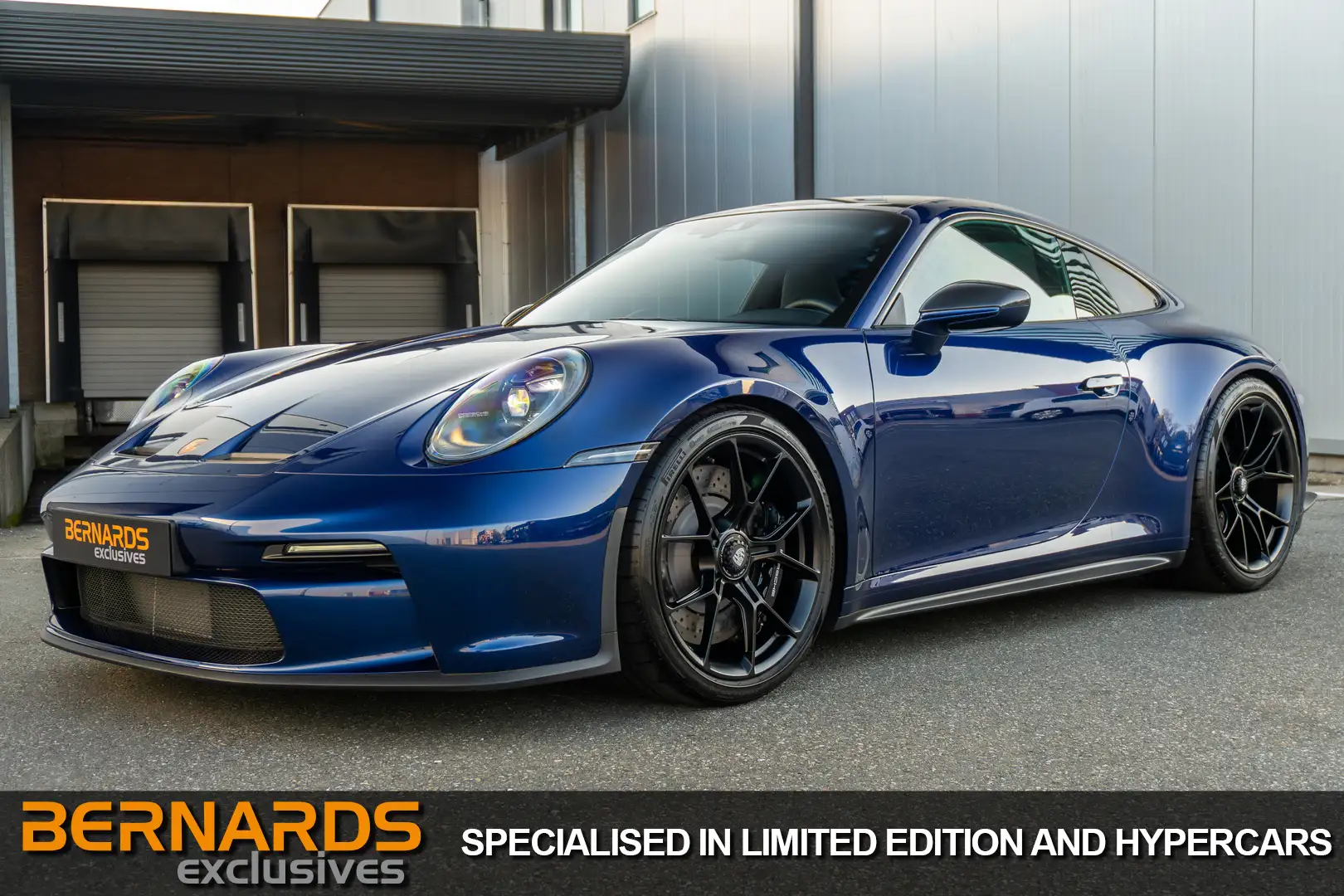 Porsche 992 (992) GT3 Touring PDK - Gentian Blue - Carbon roof - 1