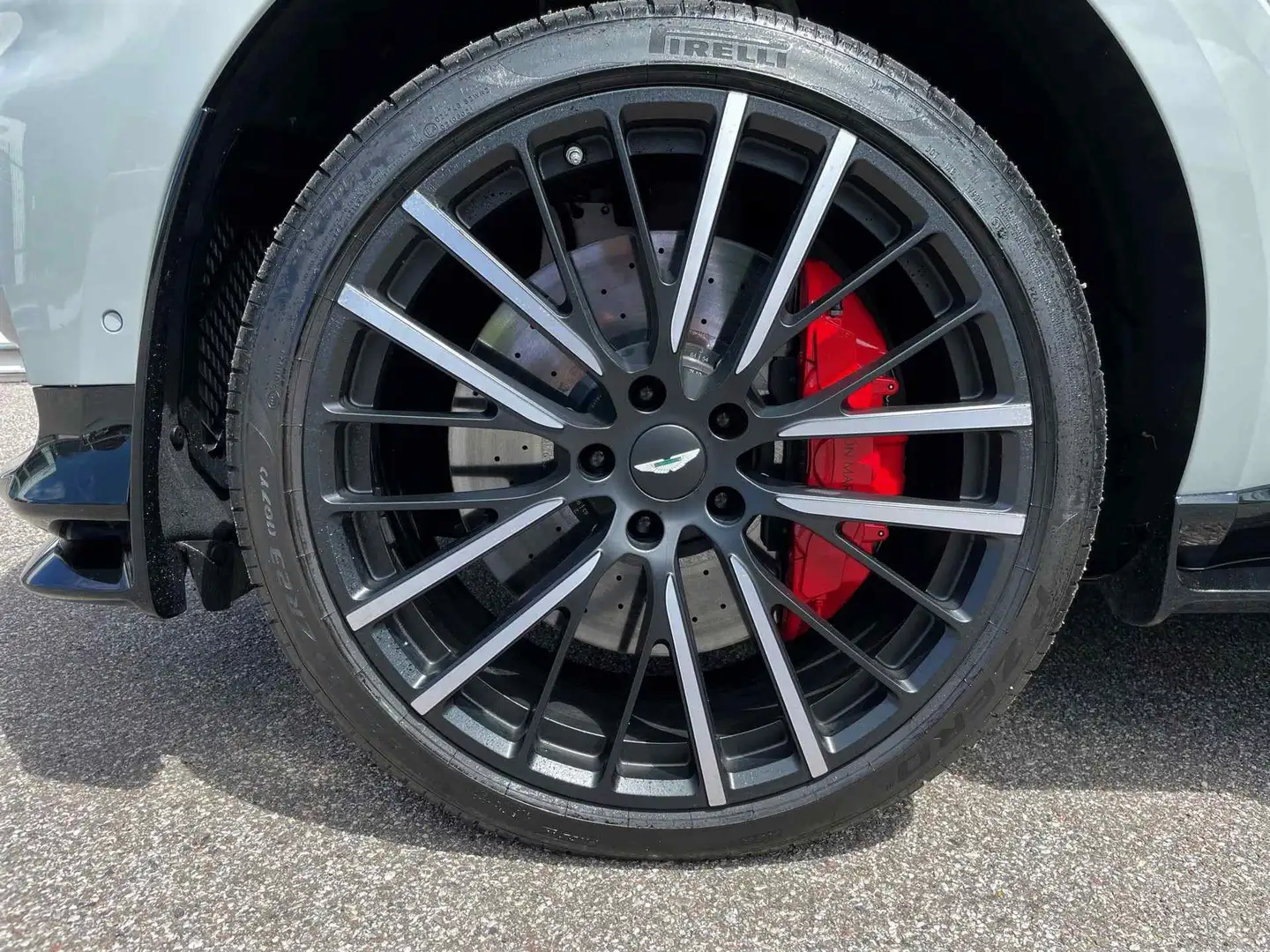 Aston Martin DBX 707 4.0 auto Grigio - 2
