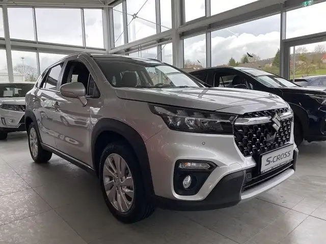 Suzuki S-Cross S-Cross 1,4 DITC Hybrid shine shine Service neu