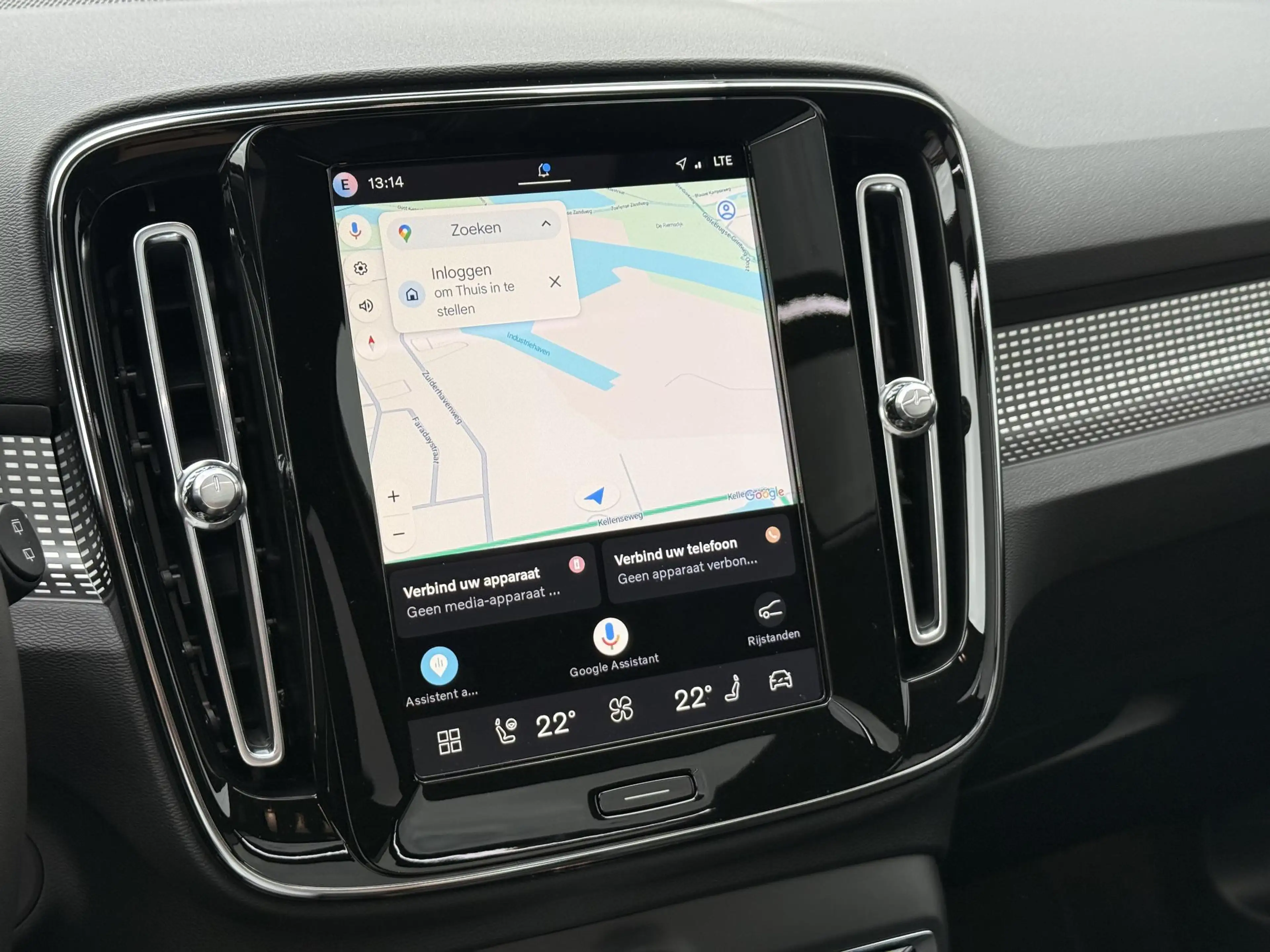 Volvo EX40 Single Motor Ext. Range 82 kWh Ultra Europa Black — photo 10