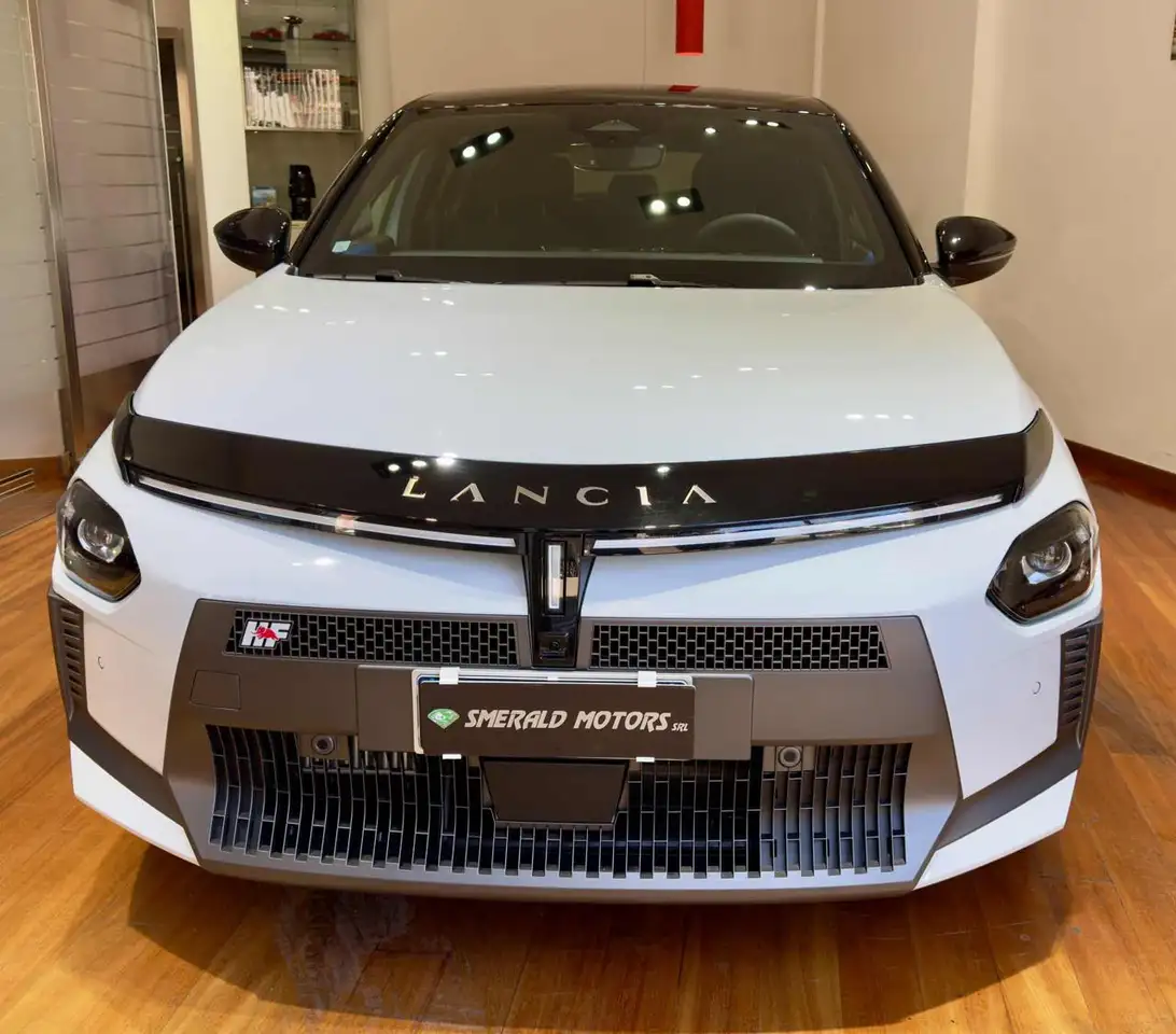Lancia Ypsilon 2025