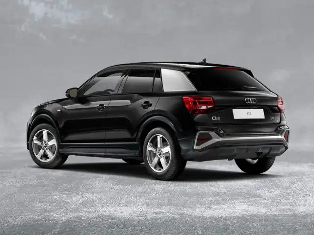 Audi Q2 view 5