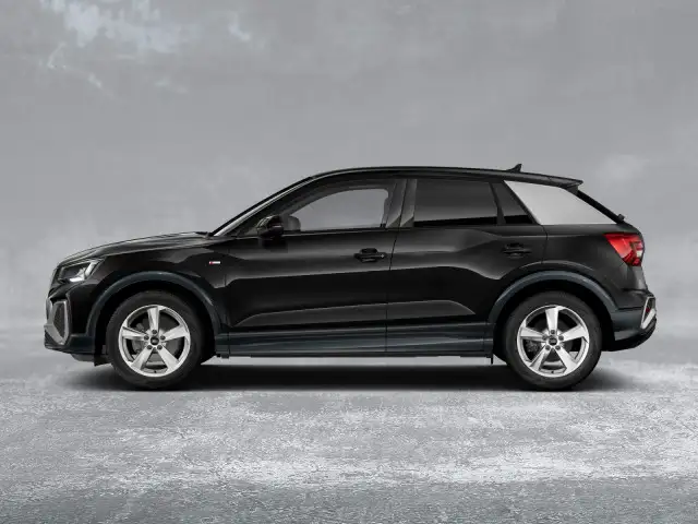 Audi Q2 view 6
