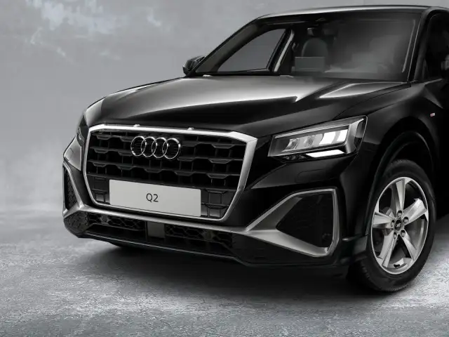 Audi Q2 view 8