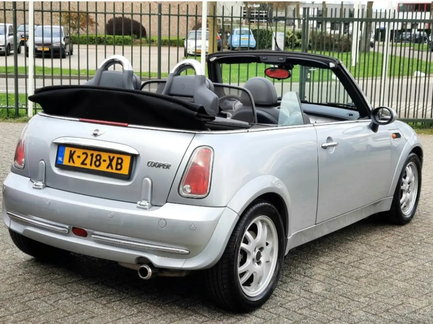 MINI Cooper Cabrio Mini 1.6 Xenon Leder Airco Grijs - 2