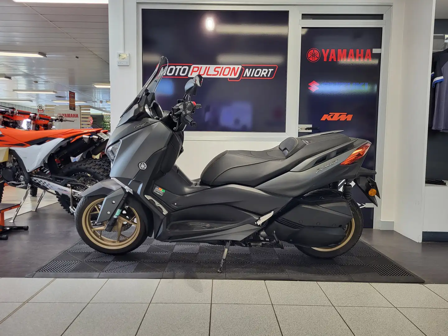 Yamaha X-Max 300 Verde - 2