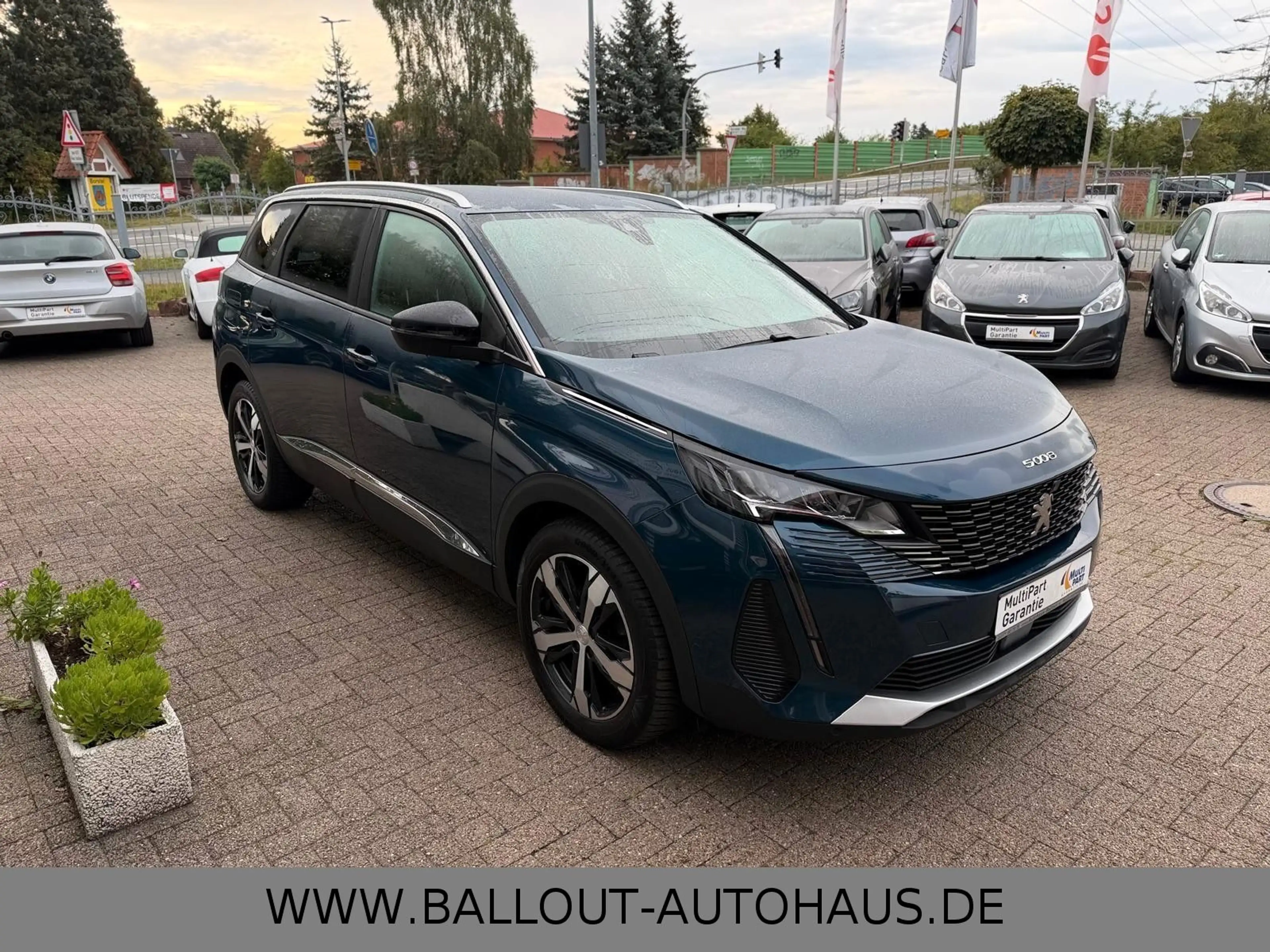 Peugeot 5008 Allure*1.HAND*LED*7-SITZER*SPUR*TOT*SHZ*EU6 — photo 4