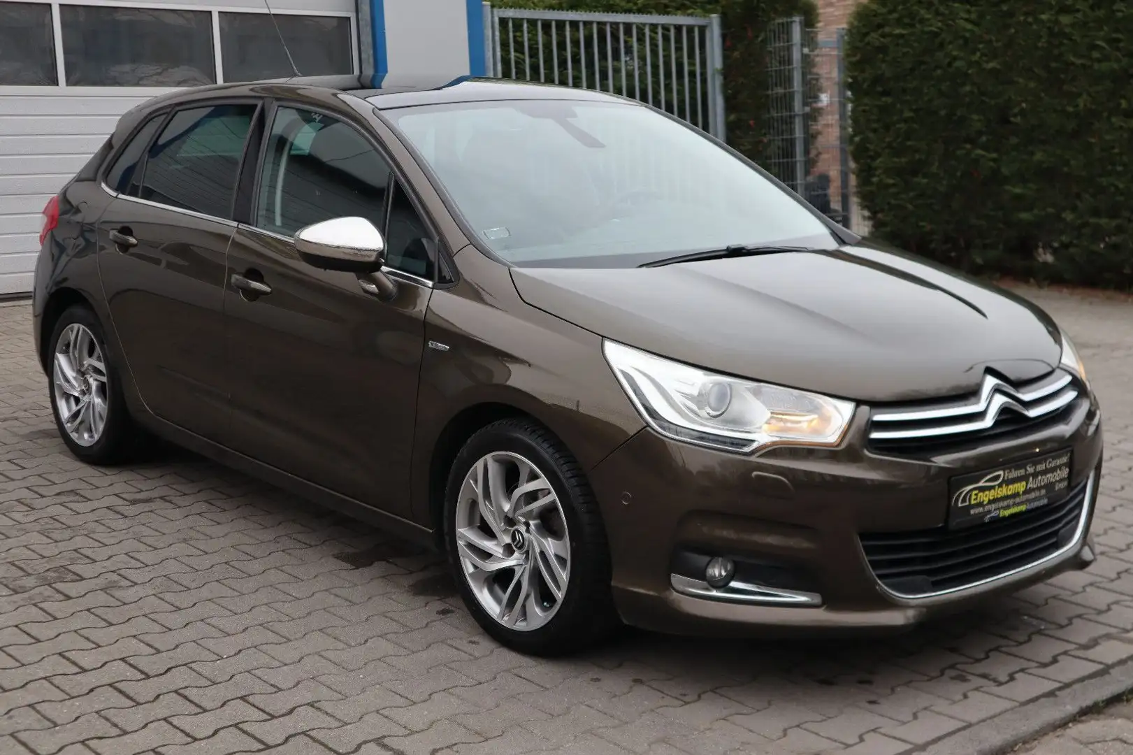 Citroen C4 Lim. Exclusive/AUTM./PANO/SCHECKH./LEDER/ALLW Braun - 1