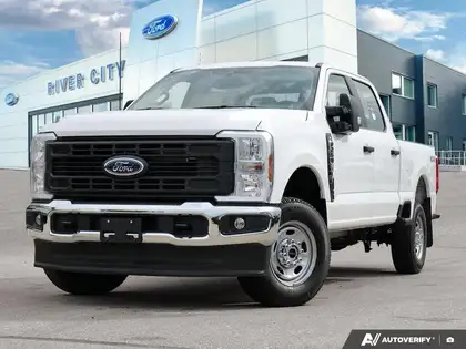 White 2026 Ford F-250 Super Duty Pickup Truck Four-Wheel Drive Automatic