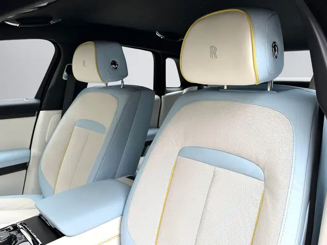 Rolls-Royce Ghost view 4