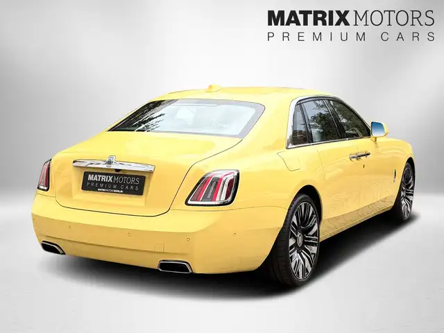 Rolls-Royce Ghost view 2