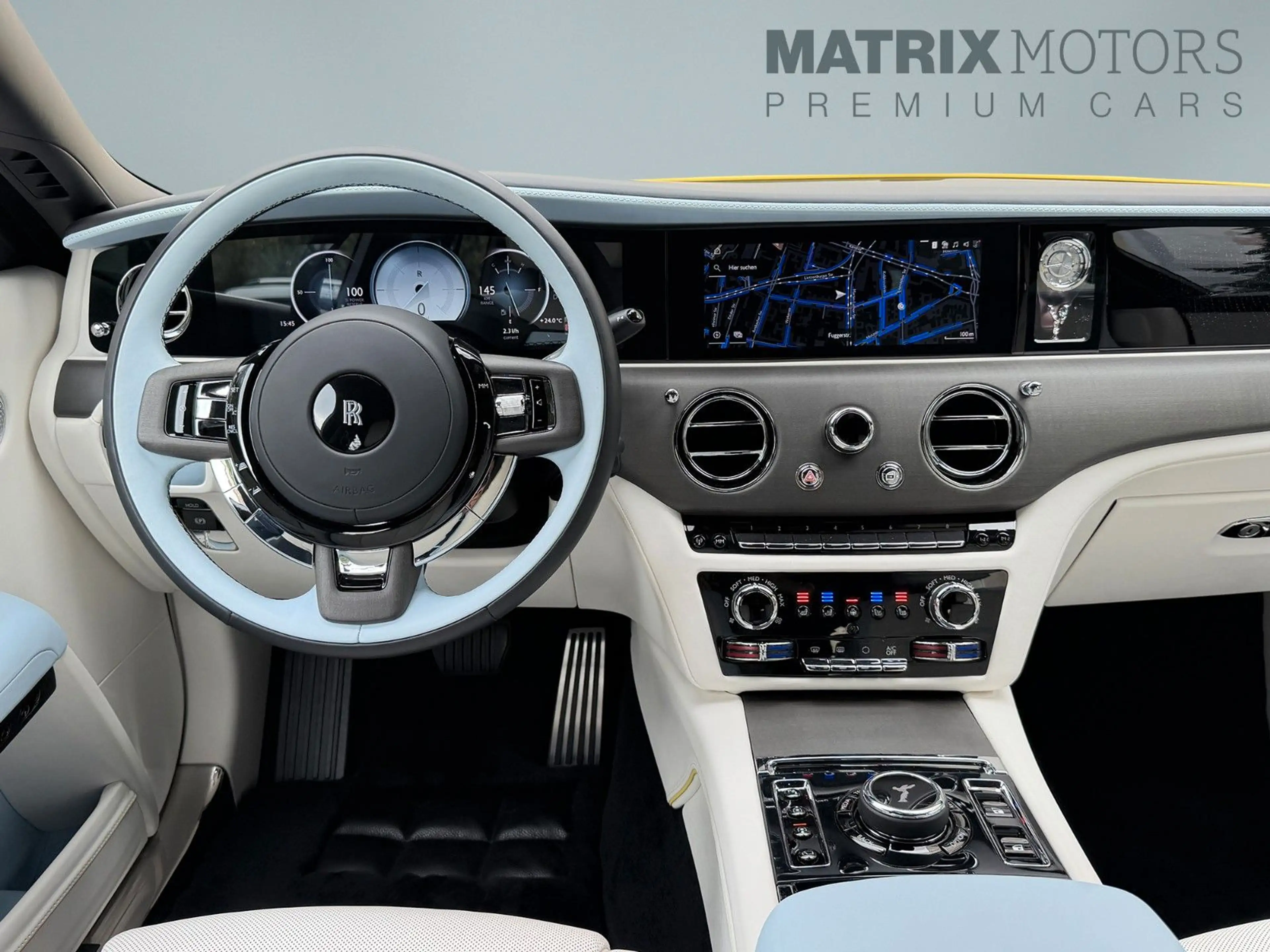 Rolls-Royce Ghost Series ll Theatre Picnic BeSpoke Massage — photo 11
