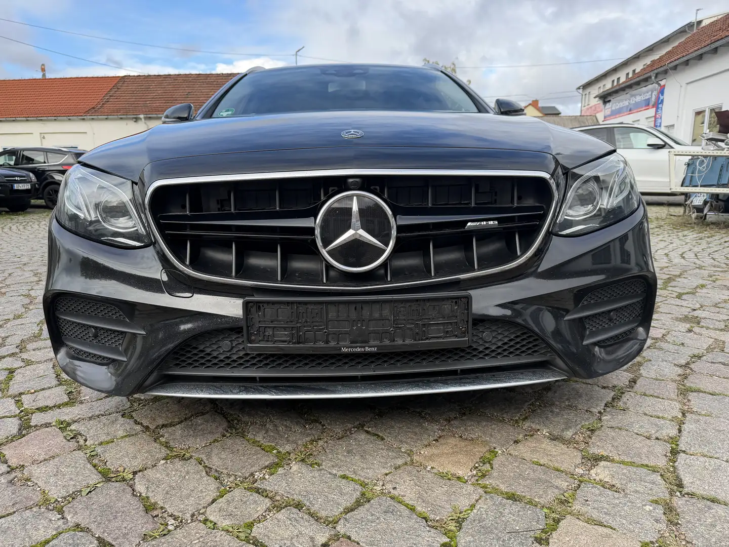 Mercedes-Benz E 220 d 4Matic T 9G-TRONIC - 1