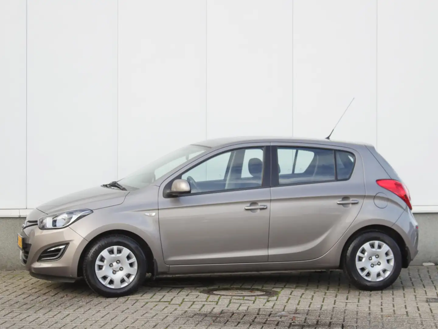 Hyundai i20 1.4i i-Motion Automaat | Airco | Navi | Park sens Brun - 2