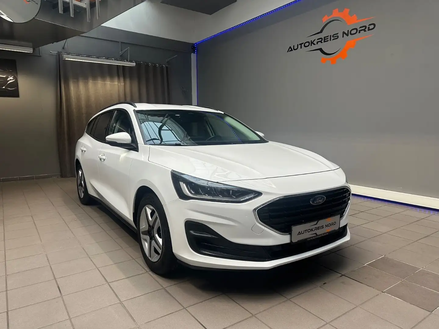 Ford Focus Turnier Cool & Connect +HU NEU+NAVI+ Weiß - 1